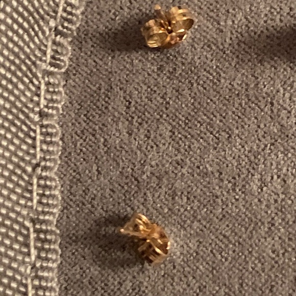 10 k gold pearl studs - Picture 2 of 5